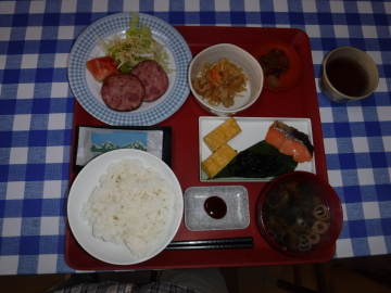 山ノ鼻小屋の朝食