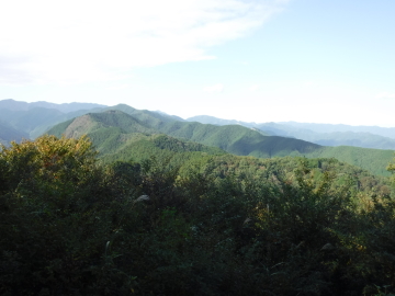 岩茸石山山頂　棒ノ折山、奥武蔵方面の展望
